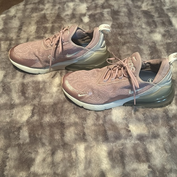 Nike air max 270 pink w/pearl pink trim - Picture 3 of 8